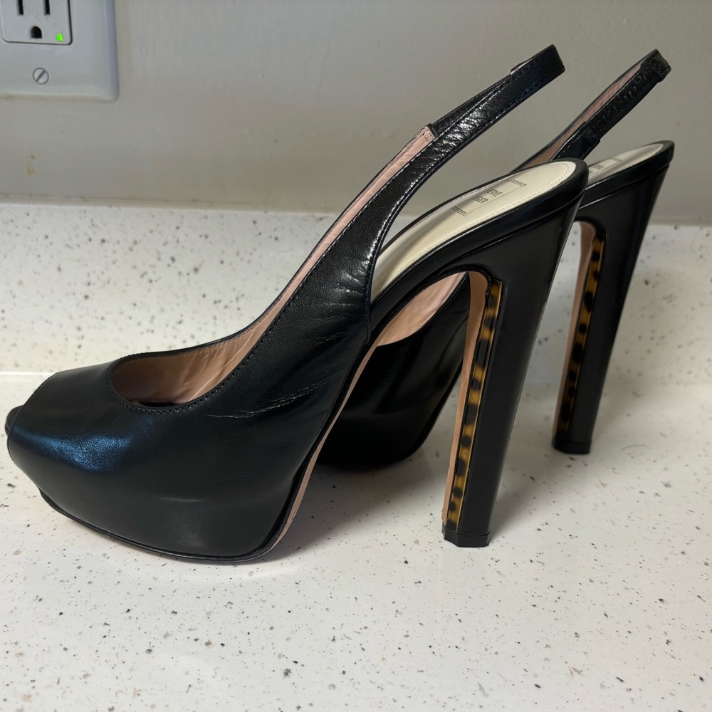Herve Leger Peep Toe Leather Stiletto Black Tortoise Shell /leopard 7.5 EUC